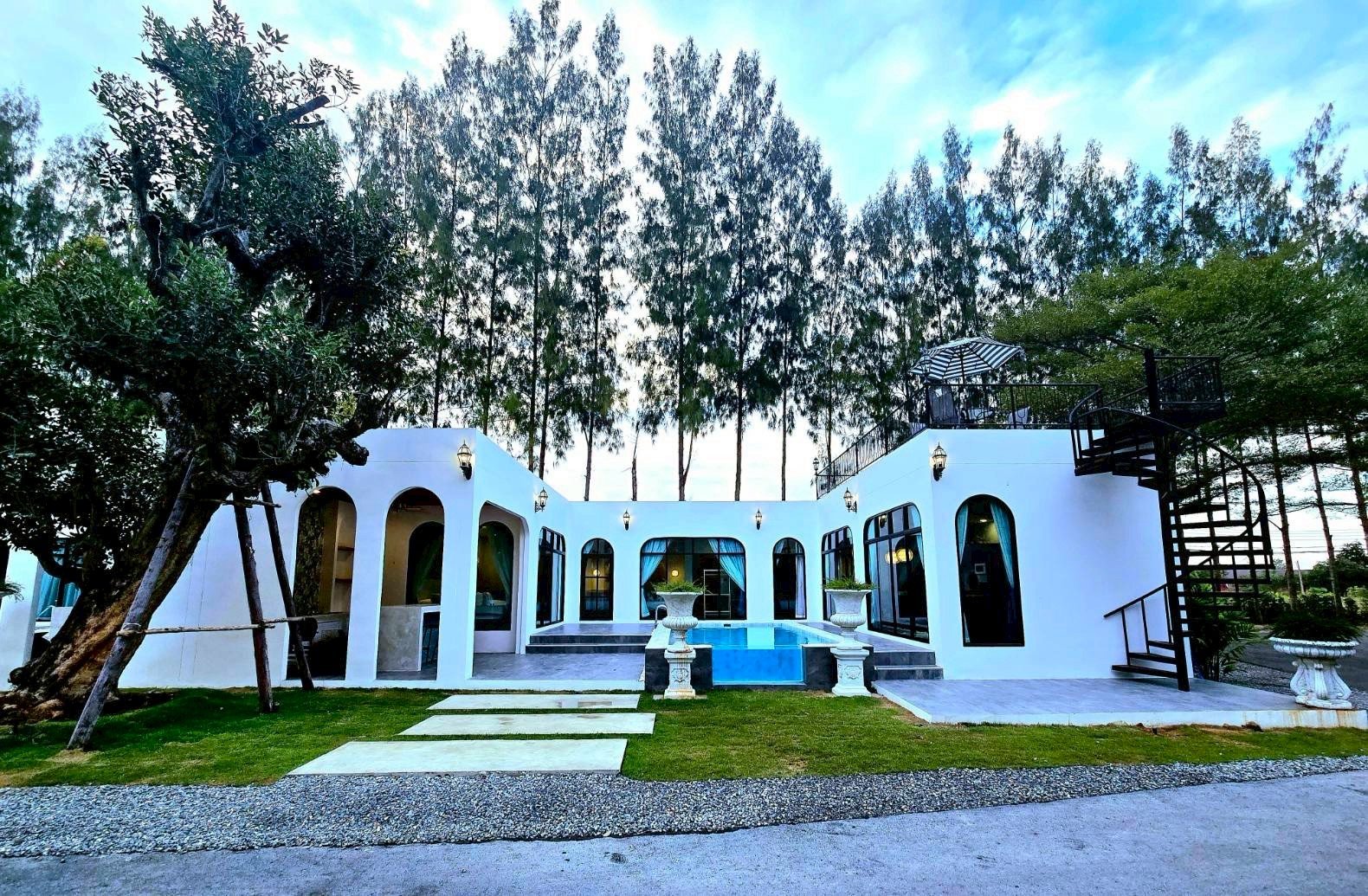 LINE_ALBUM_SkyBird Lake View (Pool Villa)_250625_5